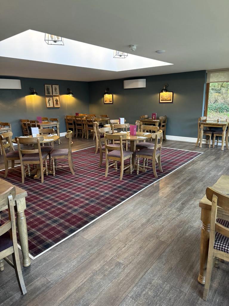 Frampton Arms - Karndean Van Gogh - Hessian Oak - Dining area with Wilton Carpets Ready To Weave