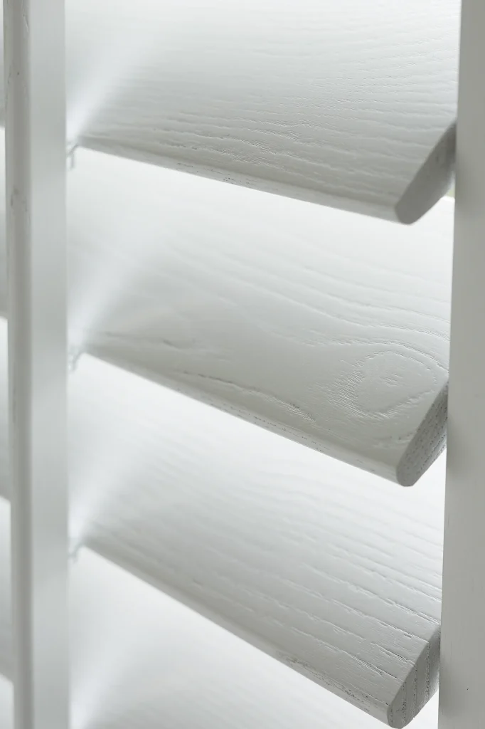 Ashwood, grain detail