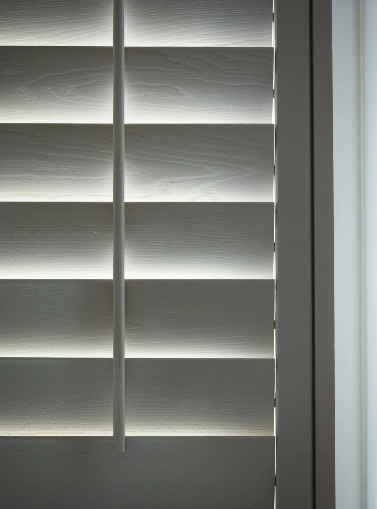 Ashwood, Signal Grey, detail